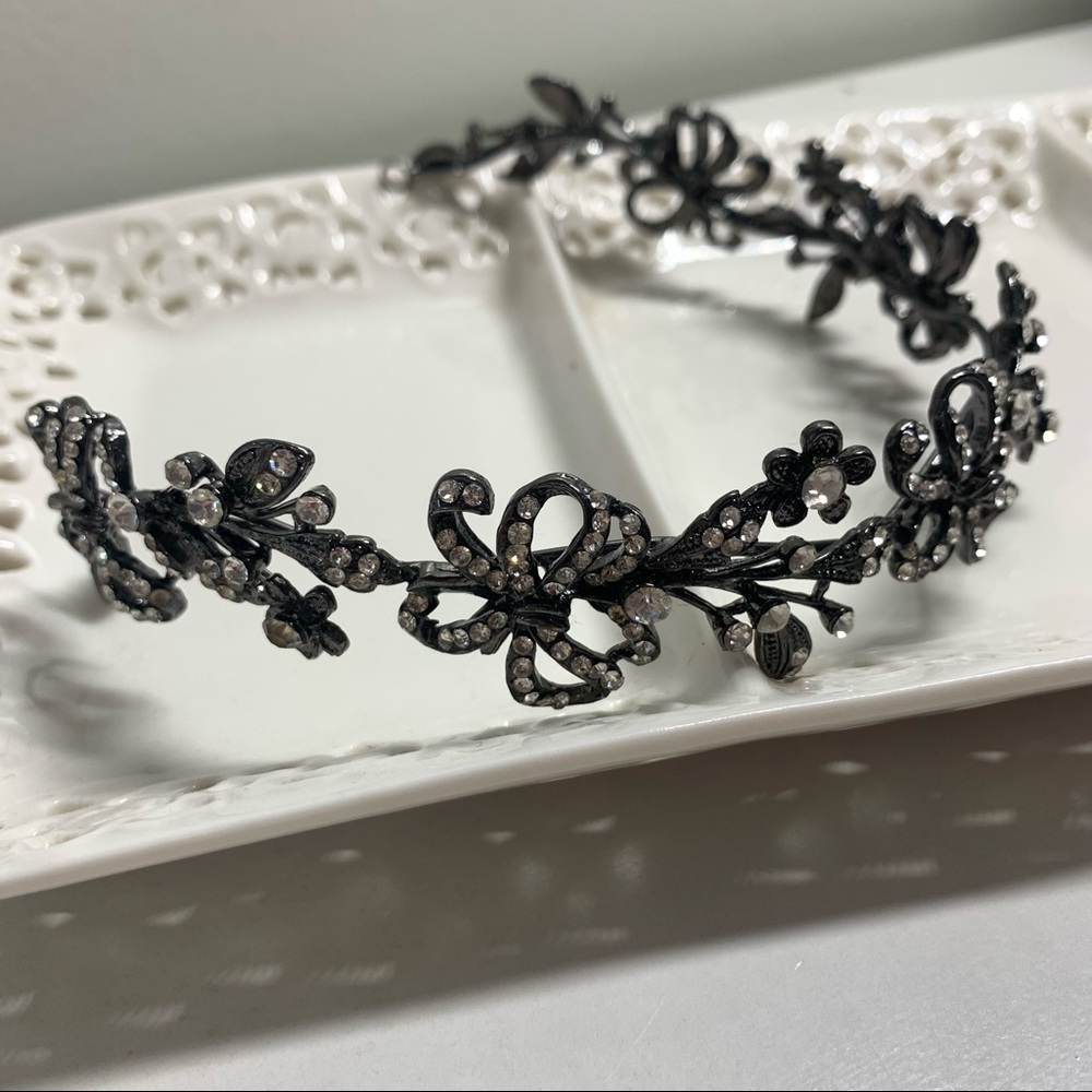 Vera Wang White - Garland Headband in Antique Crystal - Picture 1 of 11